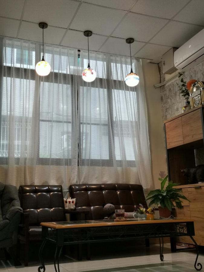 摩登旅宿 Tainan Exterior foto